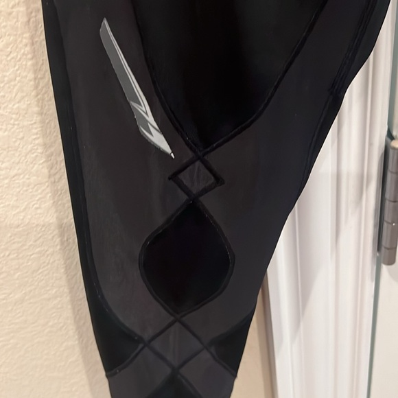 CW-X Stabiltyx Compression Tights -Excellent Condition - Picture 3 of 8